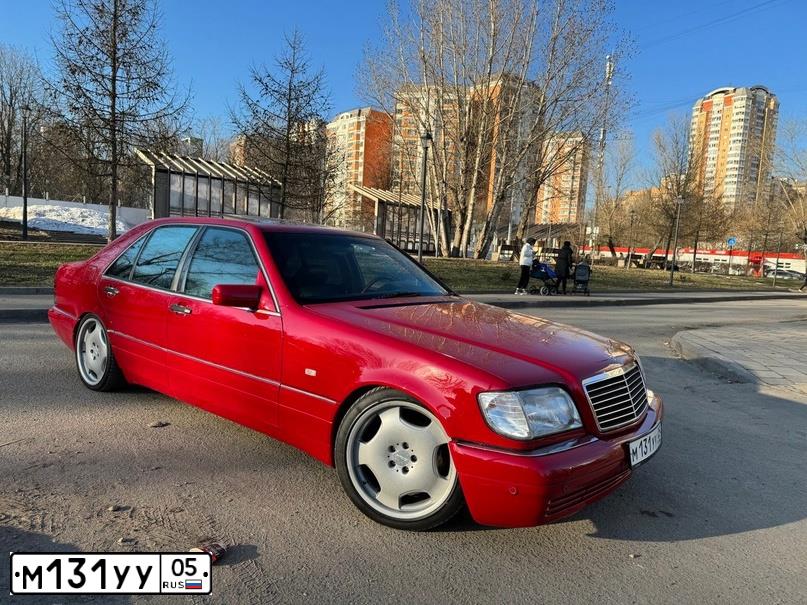 Фото автомобиля MERCEDES S-KLASSE, 1996 — госномер М131УУ05. Цвет: Красный