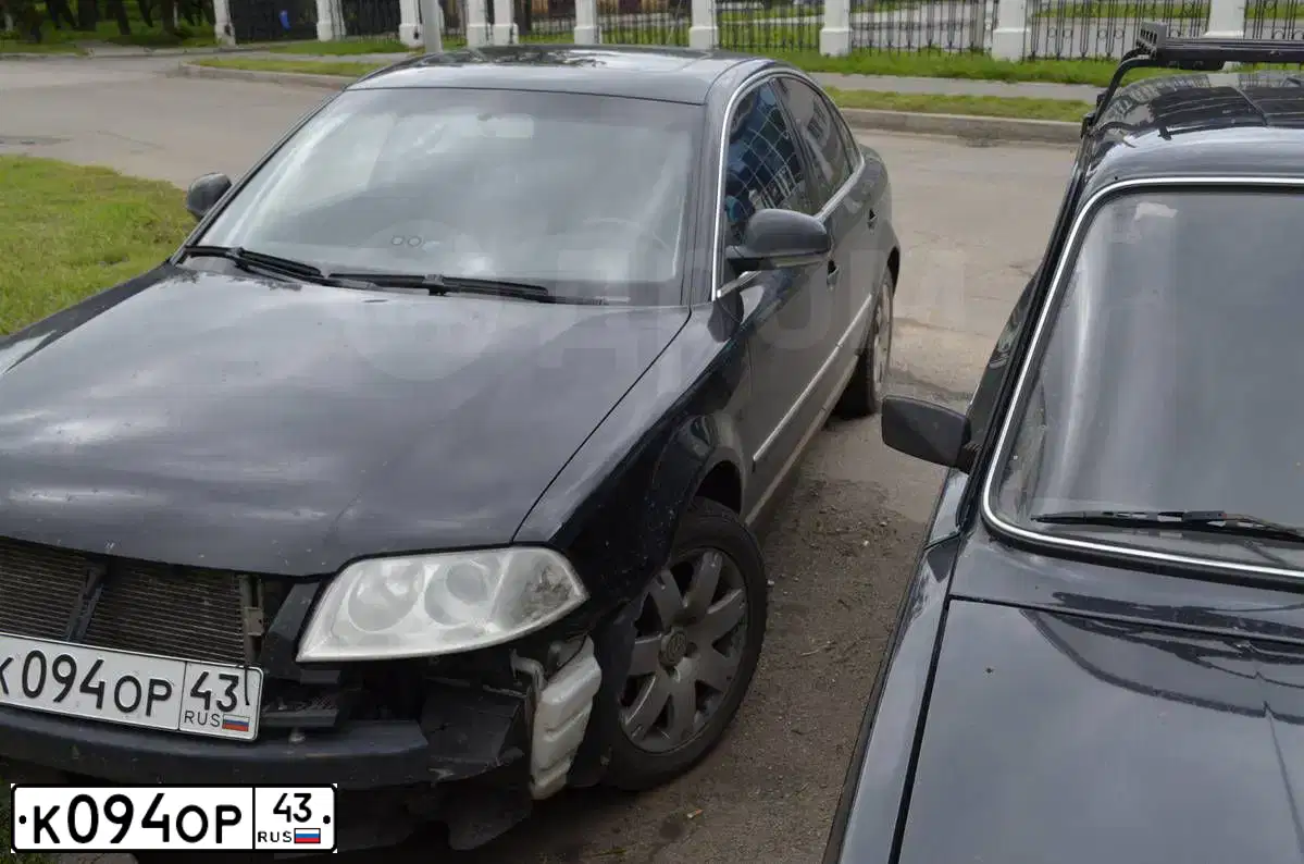 Фото автомобиля VOLKSWAGEN PASSAT, 2004 — госномер К094ОР43. Цвет: ЧЕРНЫЙ