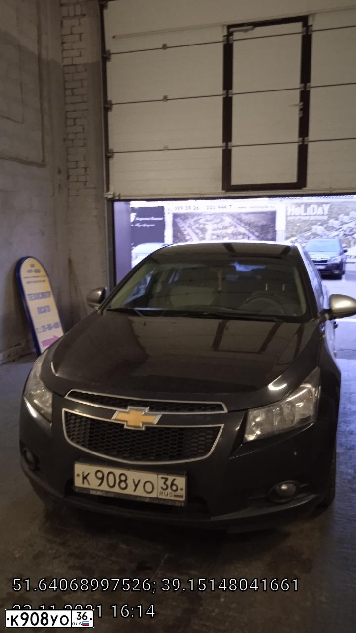 Фото автомобиля CHEVROLET CRUZE, 2012 — госномер К908УО36. Цвет: ЧЕРНЫЙ МЕТАЛИК