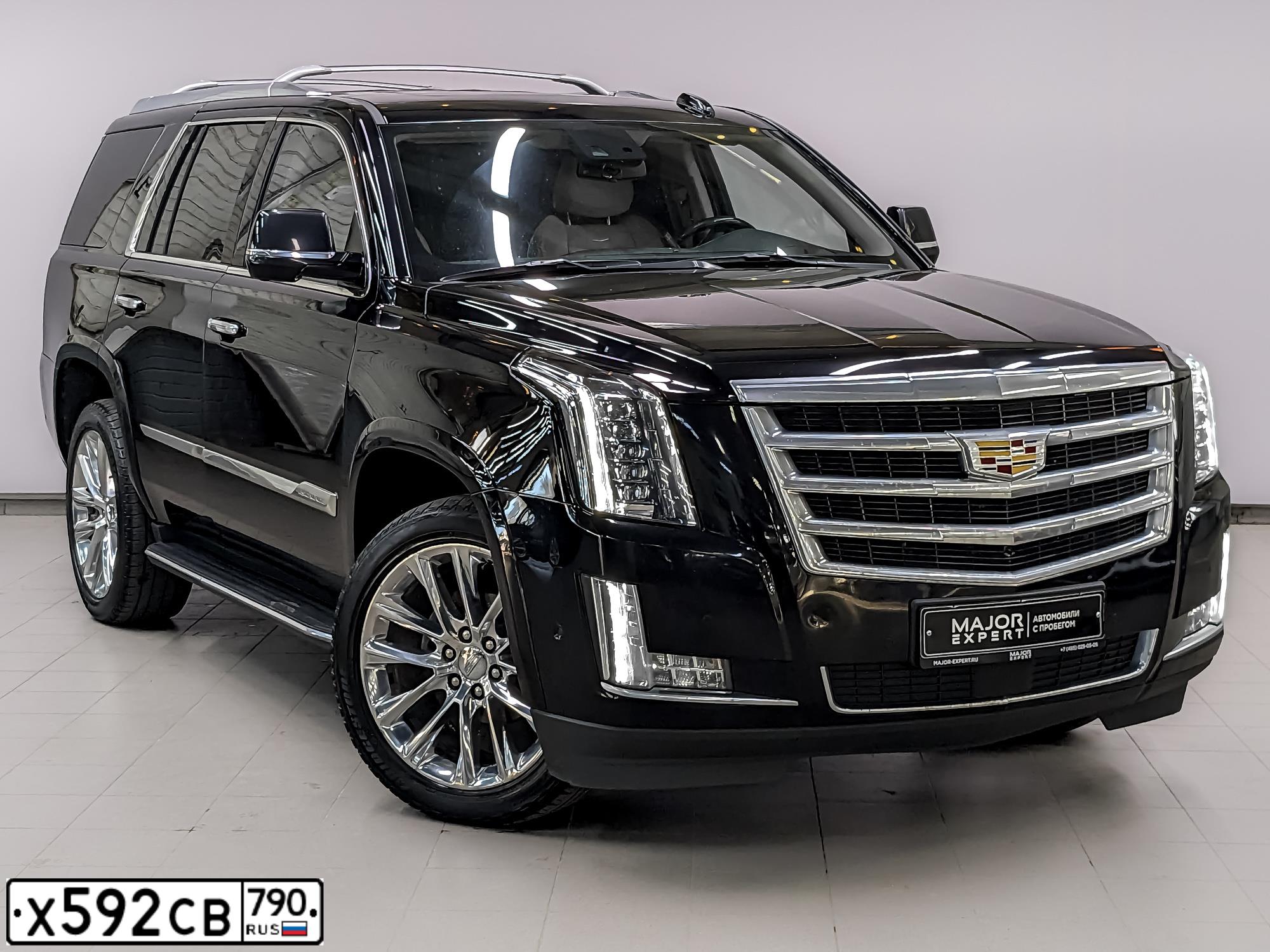 Фото автомобиля CADILLAC ESCALADE, 2020 — госномер Х592СВ790. Цвет: ЧЕРНЫЙ