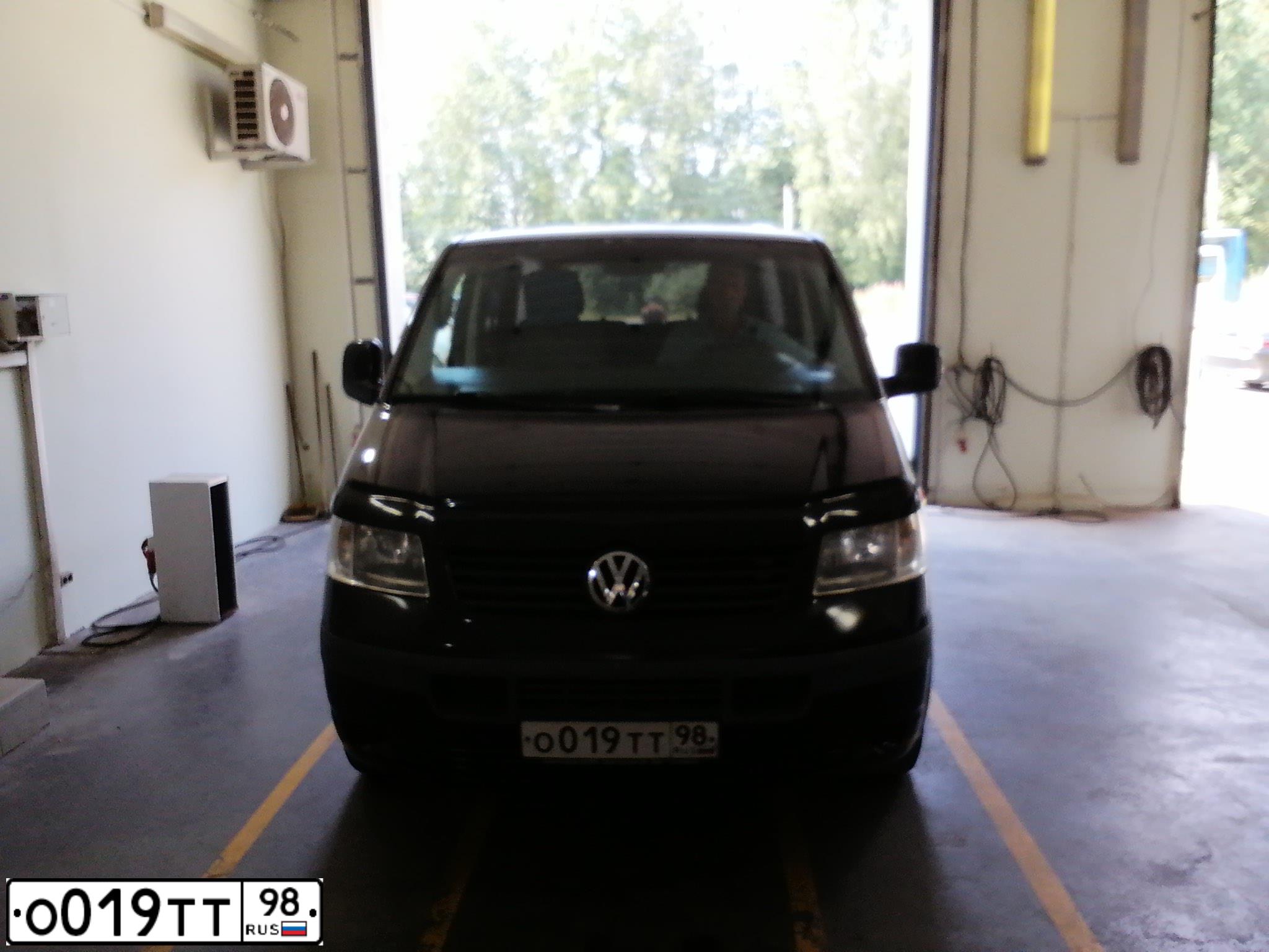 Фото автомобиля VOLKSWAGEN PASSAT, 2002 — госномер О019ТТ98. Цвет: синий