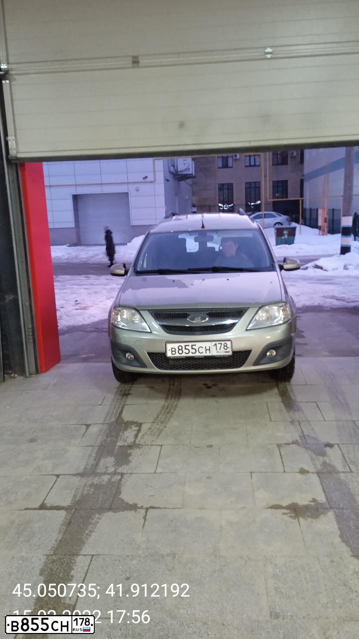 Фото автомобиля LADA LARGUS, 2014 — госномер М383КТ126. Цвет: СЕРО-БЕЖЕВЫЙ