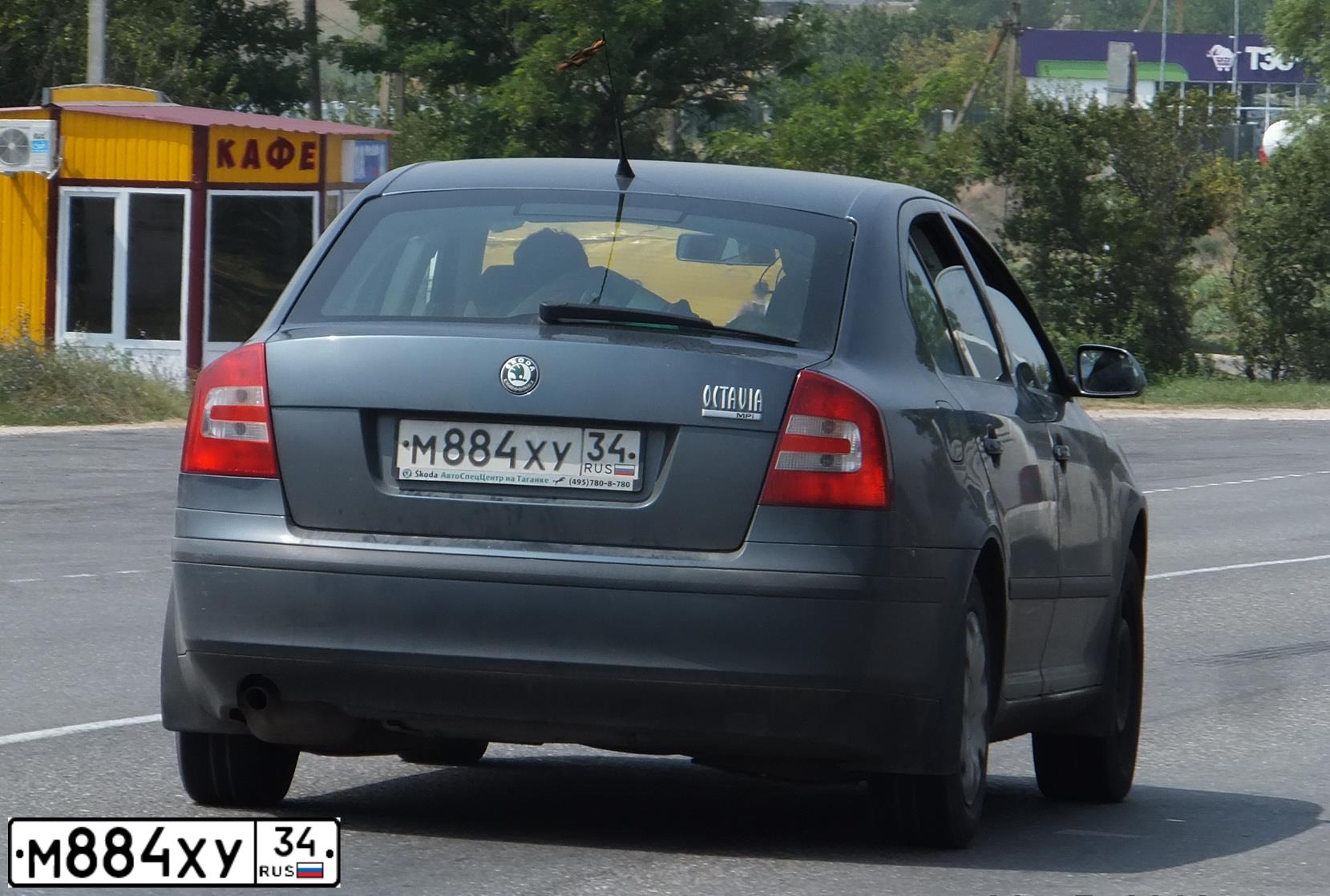 Фото автомобиля SKODA OCTAVIA, 2005 — госномер Н880СС97. Цвет: СЕРЫЙ