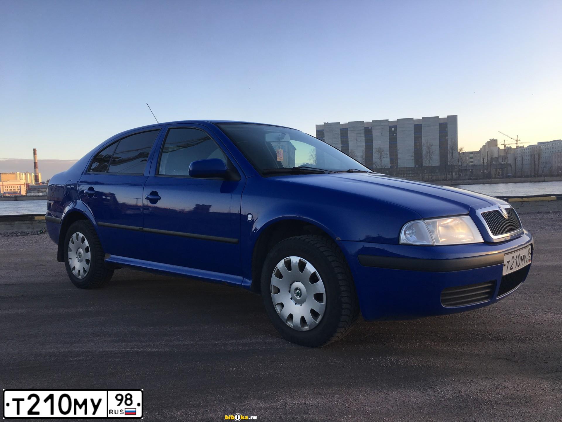 Фото автомобиля SKODA OCTAVIA, 2006 — госномер А833СС147. Цвет: синий