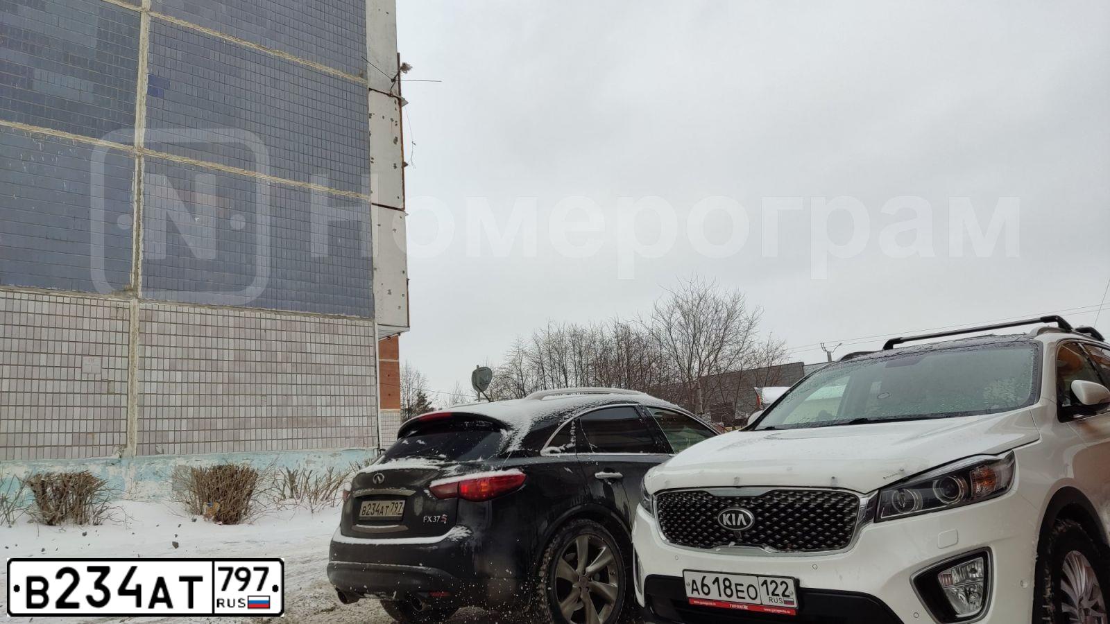 Фото автомобиля INFINITI QX70 /FX/, 2011 — госномер В309ВТ122. Цвет: ЧЕРНЫЙ