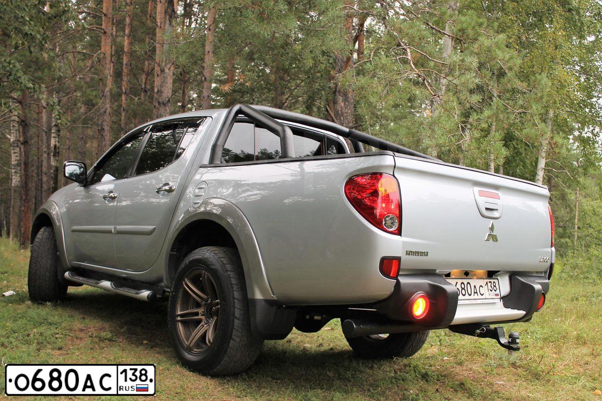 Фото автомобиля LADA 2121 NIVA, 2016 — госномер О680АС138. Цвет: ОЛИВКОВЫЙ