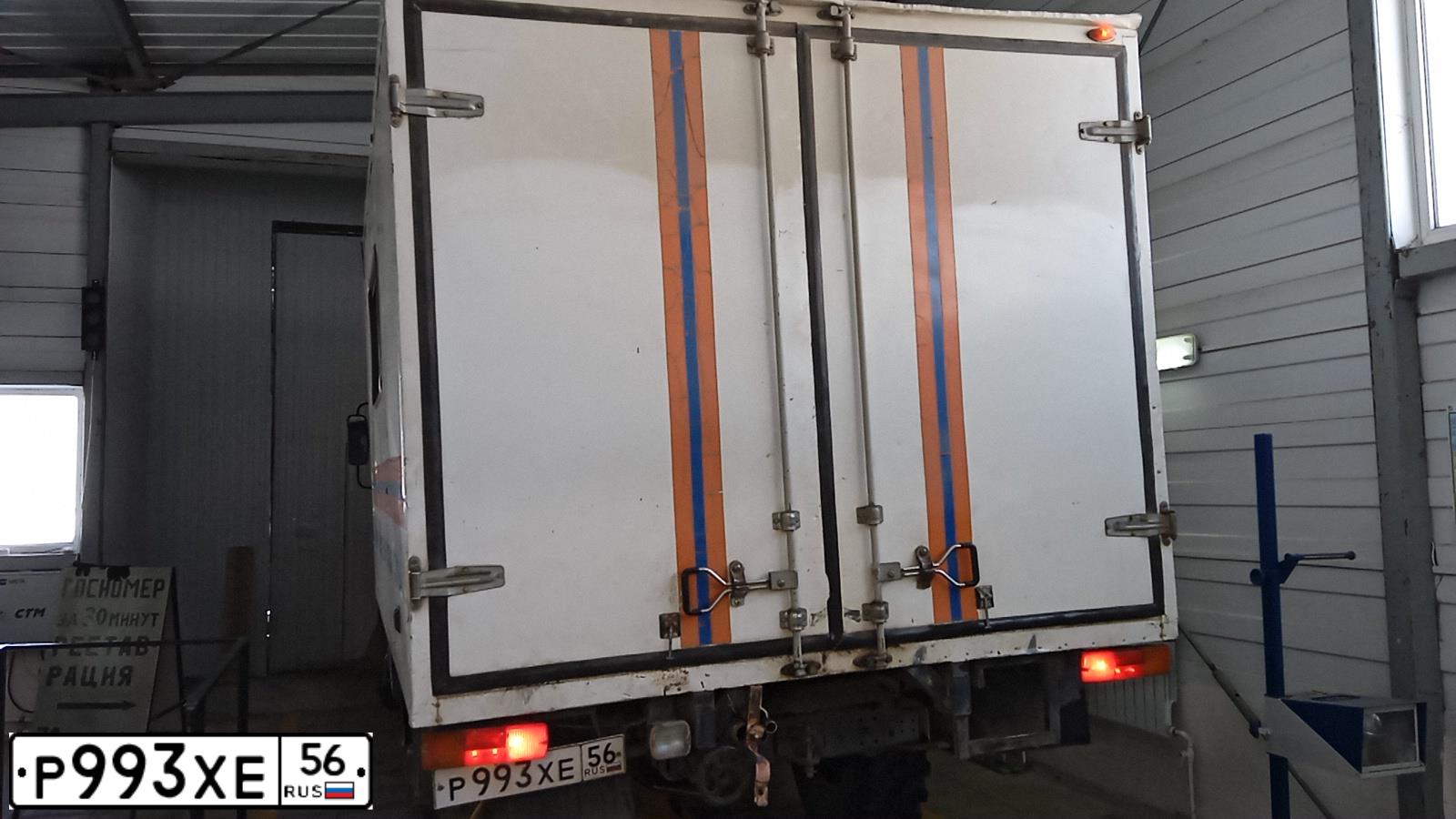 Фото автомобиля GAZ Z 3308 SADKO, 2009 — госномер Р993ХЕ56. Цвет: Белый