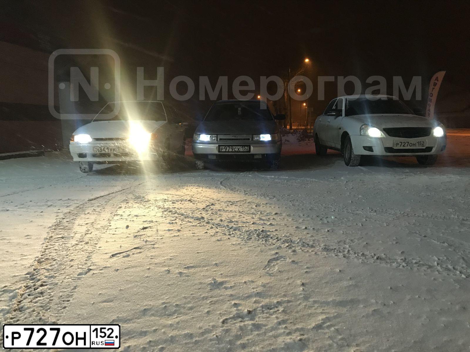 Фото автомобиля LADA 2170 PRIORA, 2012 — госномер Р727ОН152. Цвет: Белый