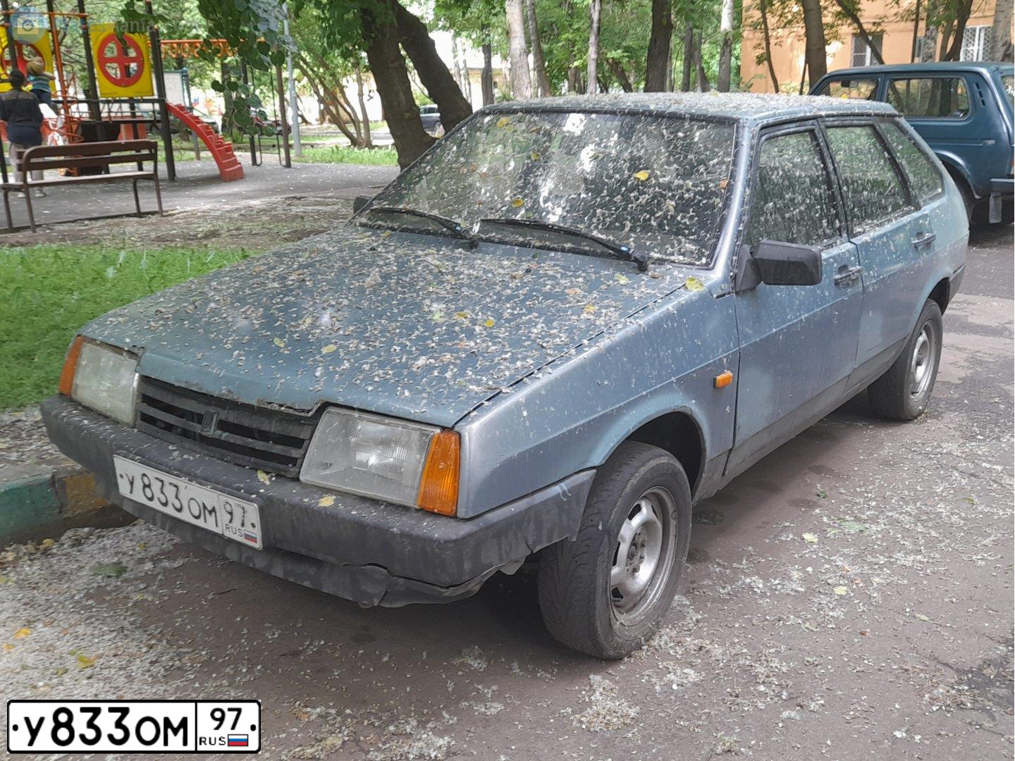 Фото автомобиля LADA 2109 SAMARA, 2002 — госномер У833ОМ97. Цвет: СЕРЫЙ