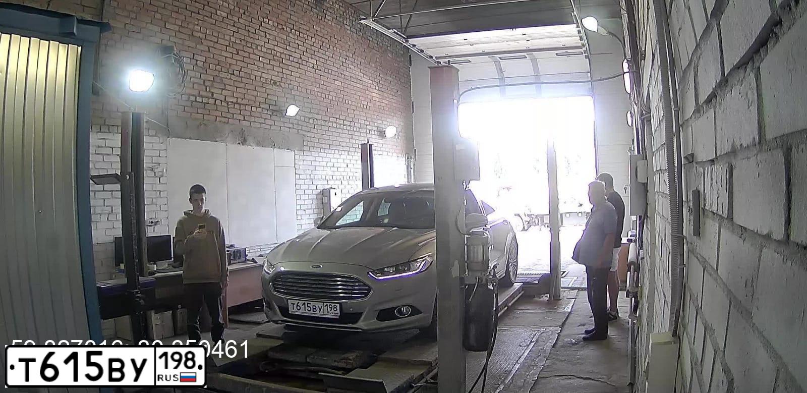 Фото автомобиля FORD MONDEO, 2016 — госномер Т615ВУ198. Цвет: БЕЖЕВЫЙ