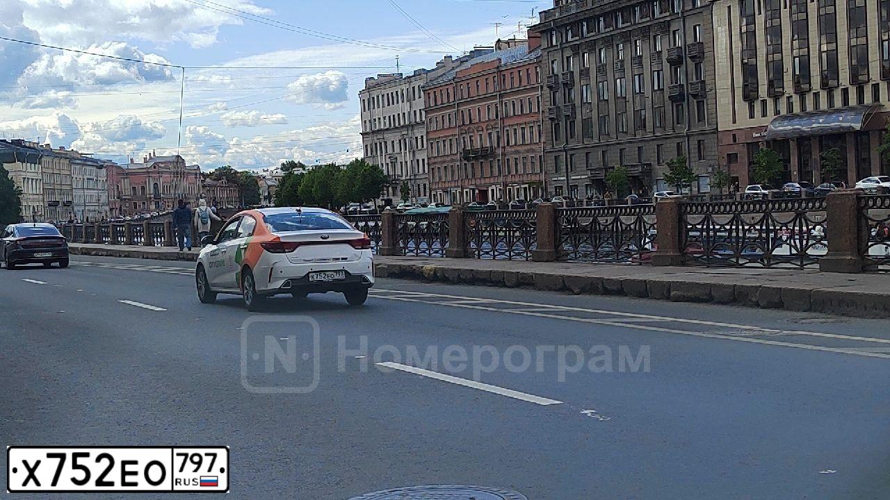 Фото автомобиля HAVAL F7X, 2021 — госномер Х281ЕВ977. Цвет: СЕРЫЙ
