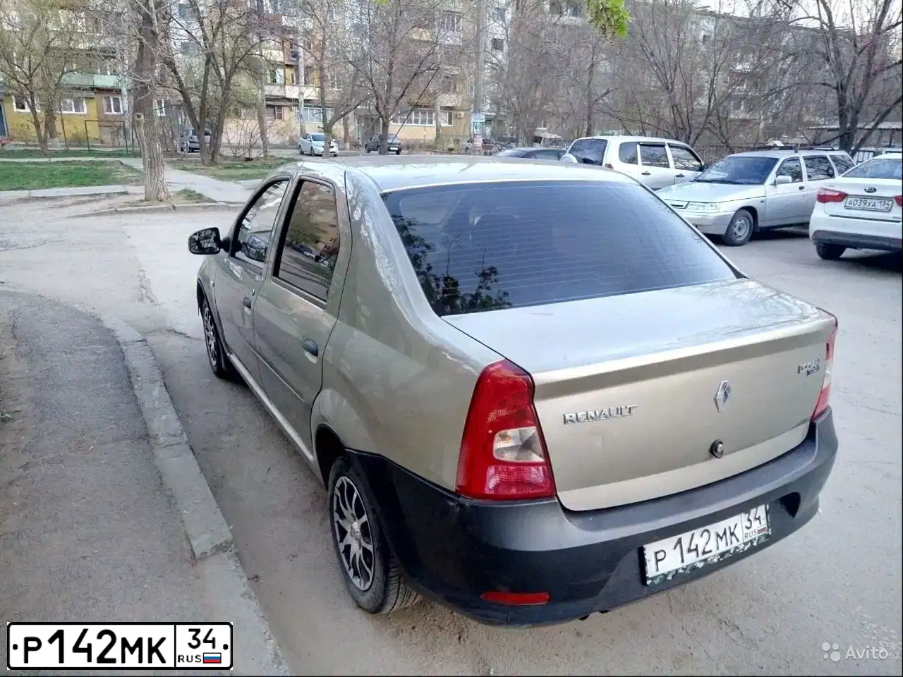 Фото автомобиля RENAULT LOGAN, 2010 — госномер М741КХ134. Цвет: БЕЖЕВЫЙ