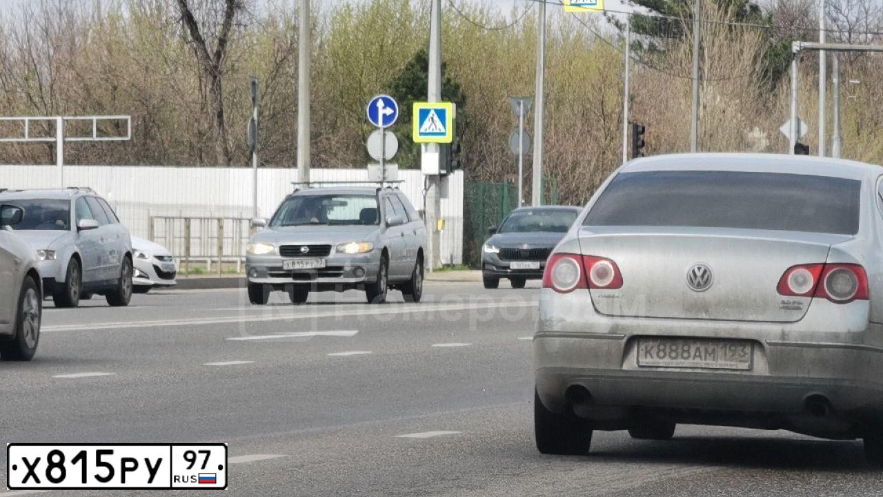 Фото автомобиля LADA 2110, 2004 — госномер А833УВ252. Цвет: СВЕТЛО-СЕРЕБРИСТЫЙ МЕТАЛЛ