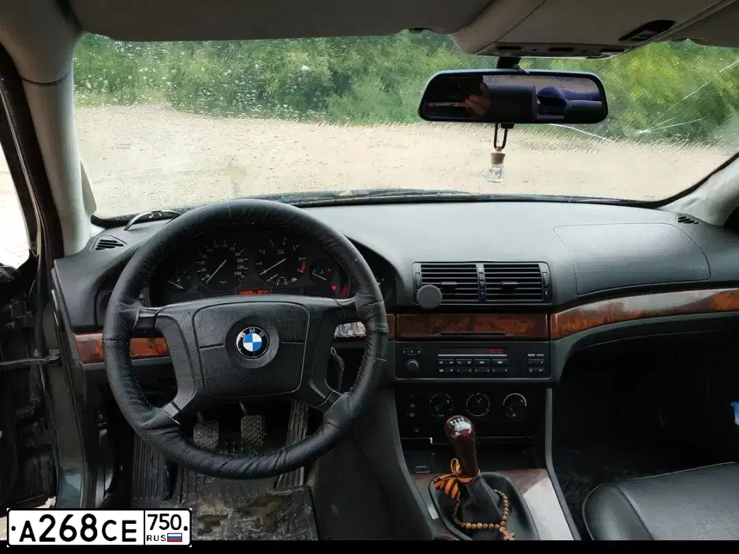 Фото автомобиля BMW SERIE 5, 1999 — госномер Т476РХ799. Цвет: ЗЕЛЕНЫЙ