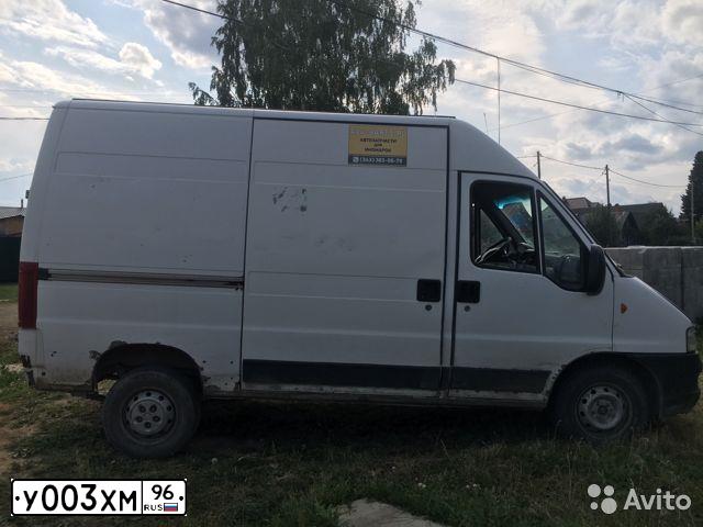 Фото автомобиля SKODA YETI, 2012 — госномер У003МХ96. Цвет: Серый