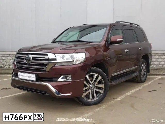 Фото автомобиля TOYOTA LAND CRUISER 200, 2016 — госномер У915НР797. Цвет: КРАСНО - КОРИЧНЕВЫЙ