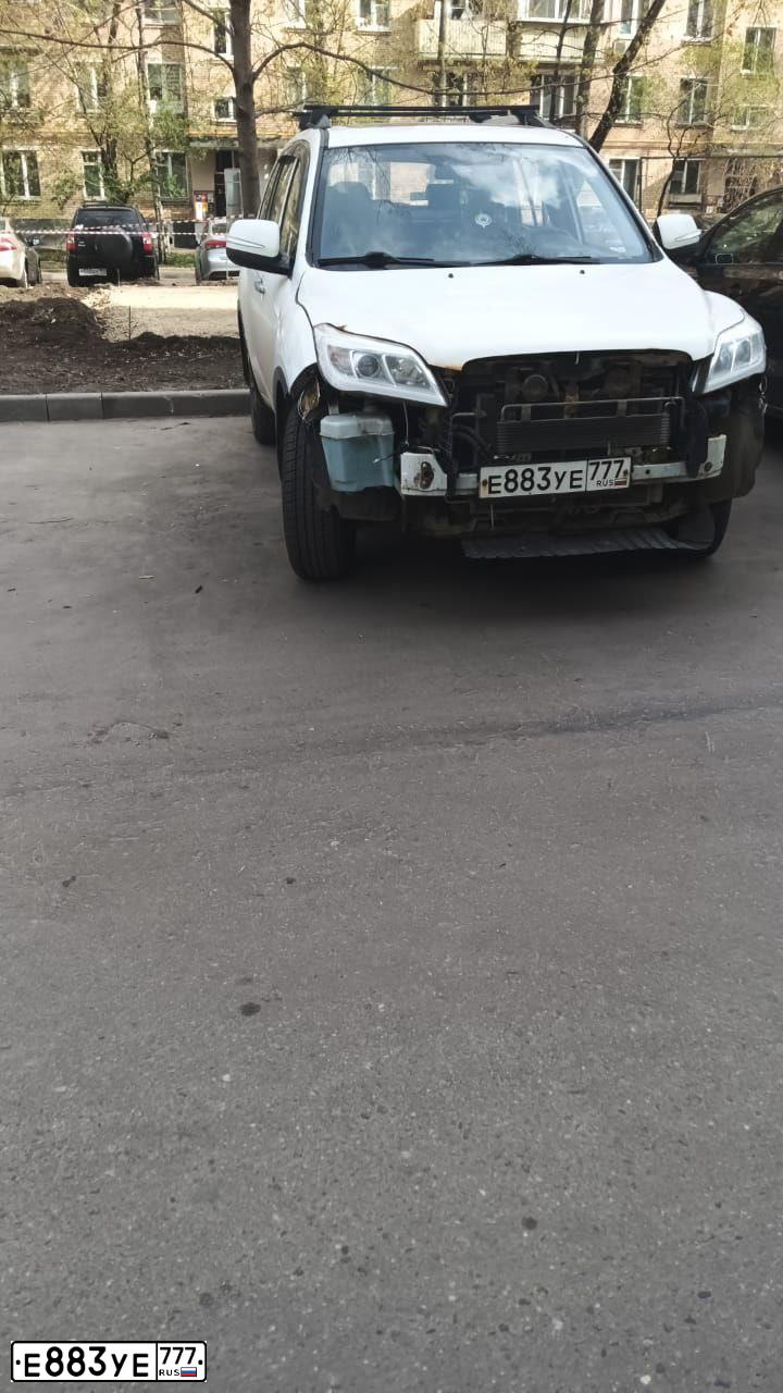 Фото автомобиля LIFAN X 60, 2017 — госномер Е883УЕ777. Цвет: БЕЛЫЙ