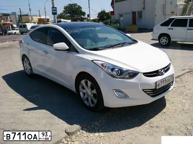 Фото автомобиля HYUNDAI AVANTE, 2011 — госномер Р060ОН93. Цвет: БЕЛЫЙ