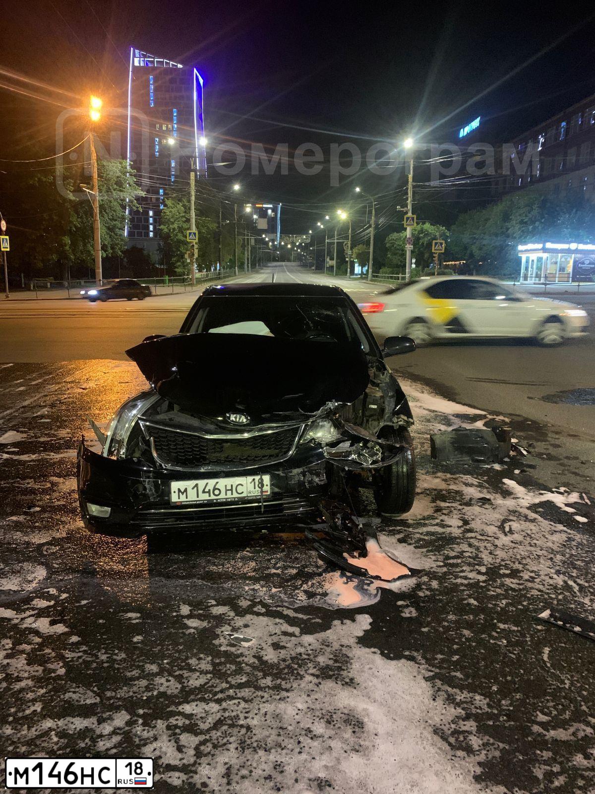 Фото автомобиля KIA RIO, 2017 — госномер М146НС18. Цвет: ЧЕРНЫЙ