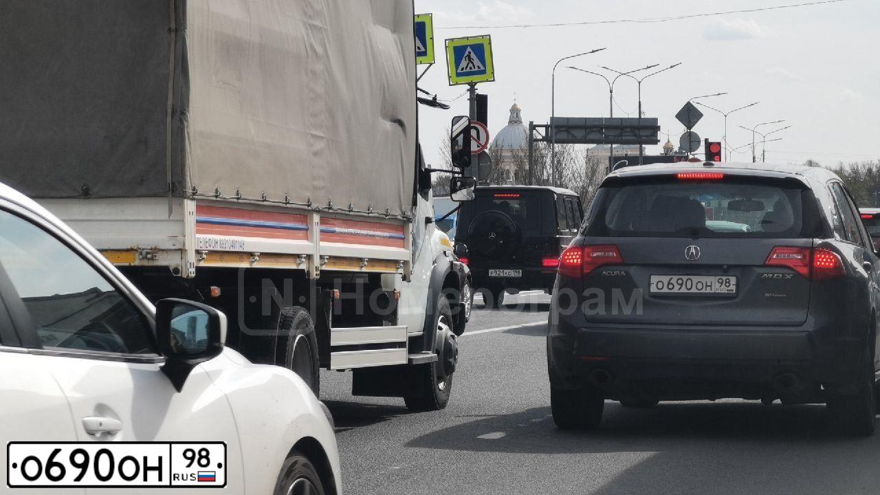 Фото автомобиля ACURA MDX, 2008 — госномер О690ОН98. Цвет: СЕРЫЙ