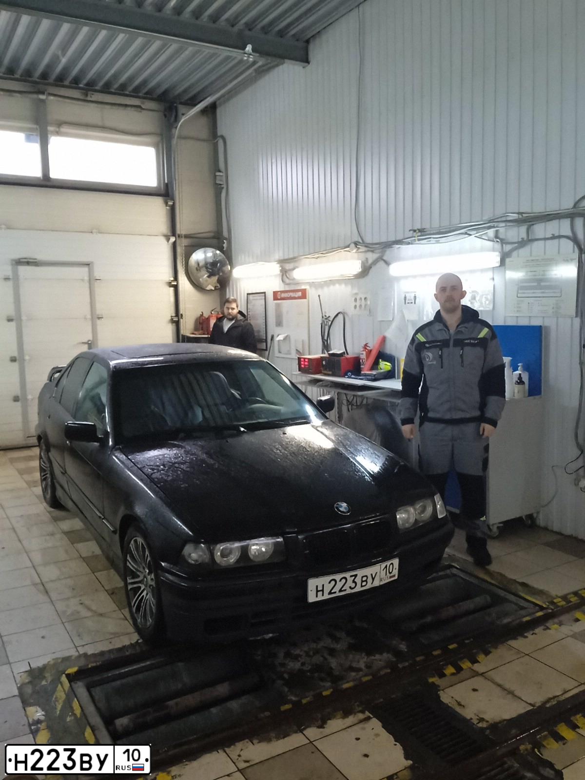 Фото автомобиля BMW SERIE 3, 1992 — госномер Н223ВУ10. Цвет: ЧЕРНЫЙ