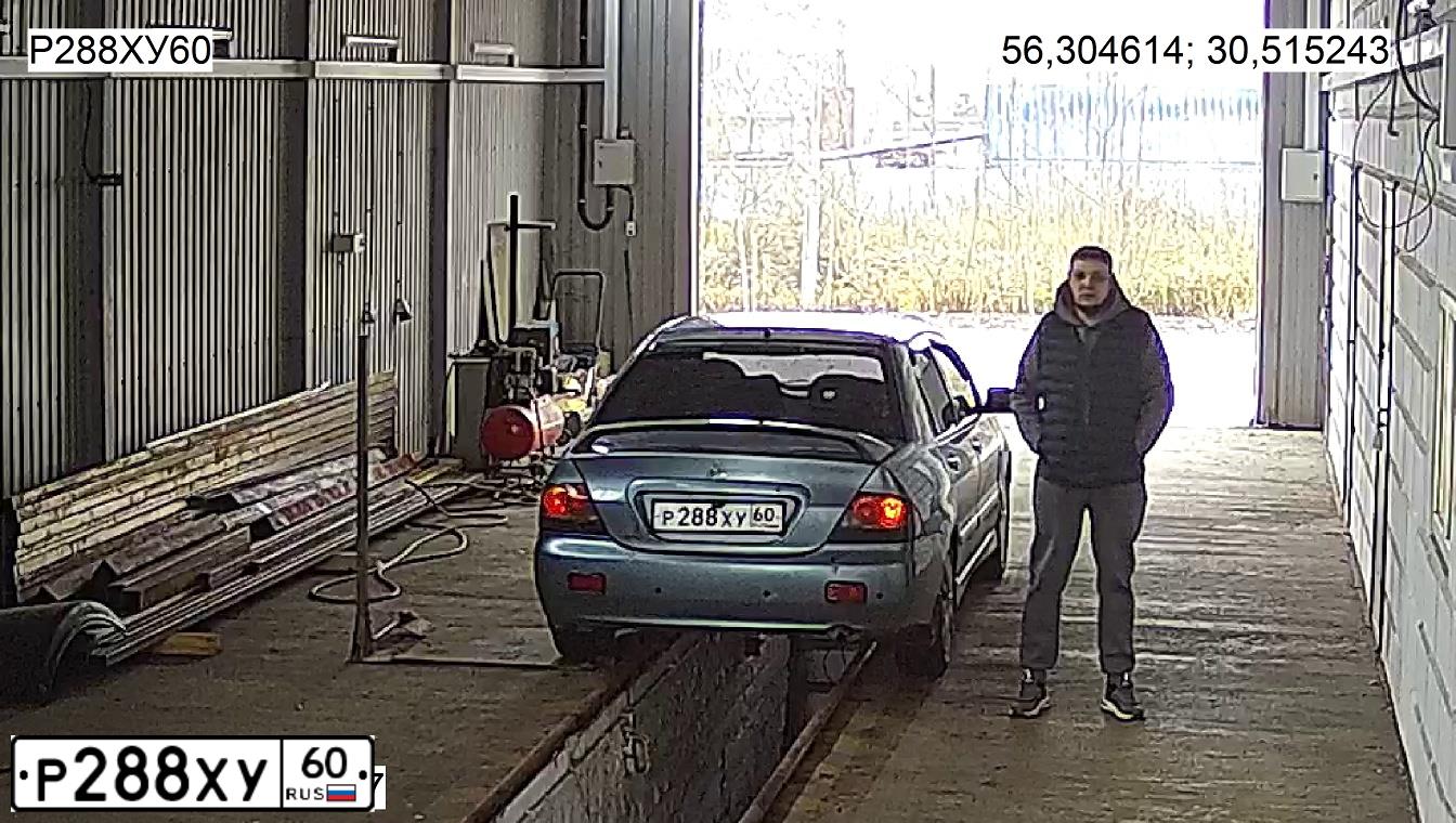 Фото автомобиля MITSUBISHI LANCER, 2006 — госномер Р288ХУ60. Цвет: СВЕТЛО-СЕРО-ЗЕЛЕНЫЙ