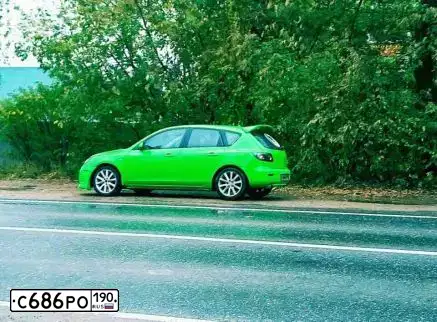 Фото автомобиля MAZDA 3, 2005 — госномер С686РО190. Цвет: ЗЕЛЕНЫЙ