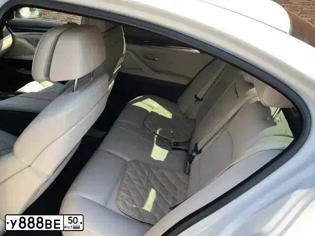 Фото автомобиля BMW SERIE 5, 2011 — госномер Х455ВХ136. Цвет: Белый