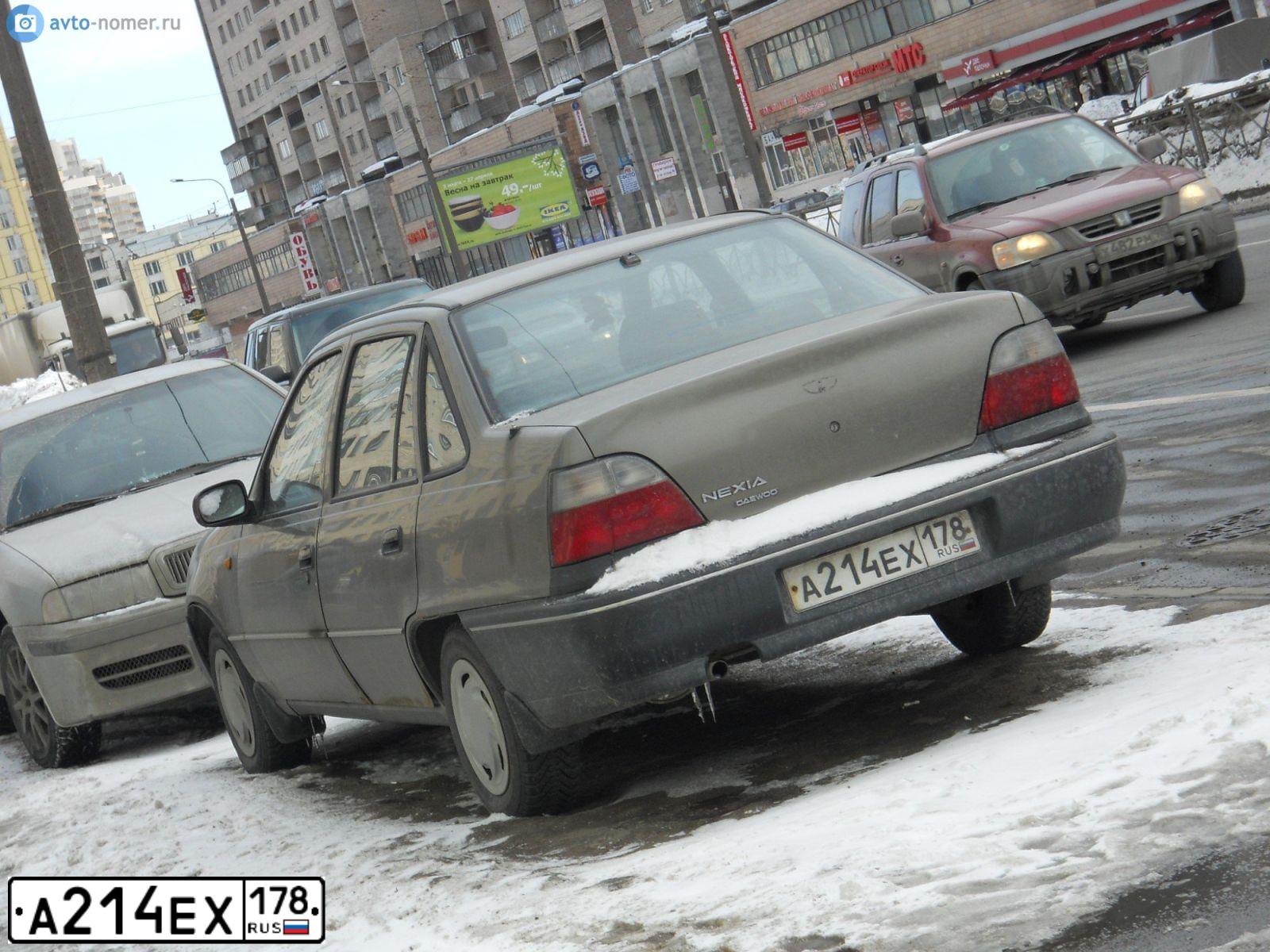 Фото автомобиля DAEWOO NEXIA, 2001 — госномер О941ЕВ178. Цвет: ХАКИ