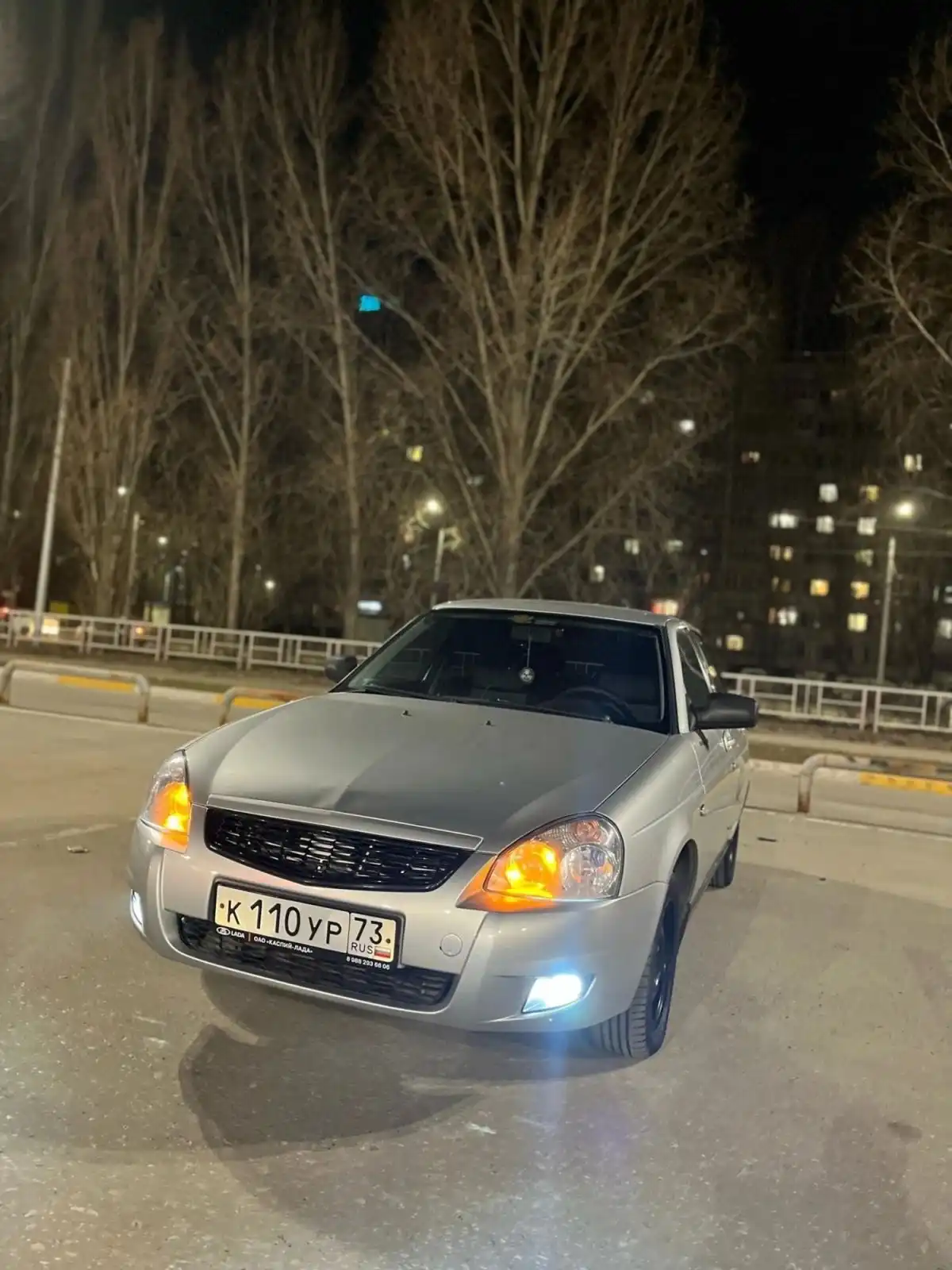 Фото автомобиля LADA 2170 PRIORA, 2009 — госномер Е560ЕВ73. Цвет: СЕРЫЙ СВЕТЛЫЙ
