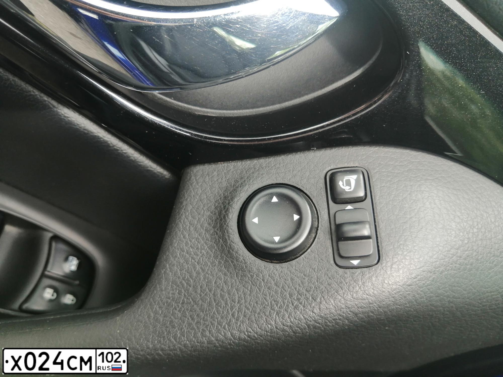 Фото автомобиля NISSAN QASHQAI, 2018 — госномер Н170МЕ196. Цвет: ТЕМНО СИНИЙ