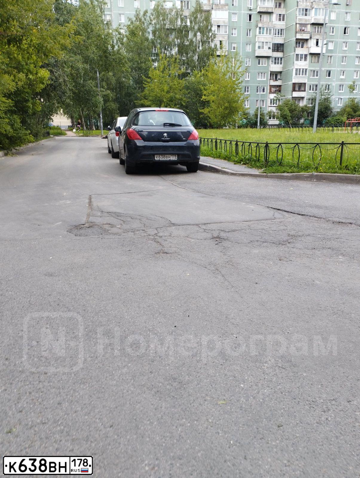 Фото автомобиля PEUGEOT 308, 2011 — госномер К638ВН178. Цвет: ЧЕРНЫЙ