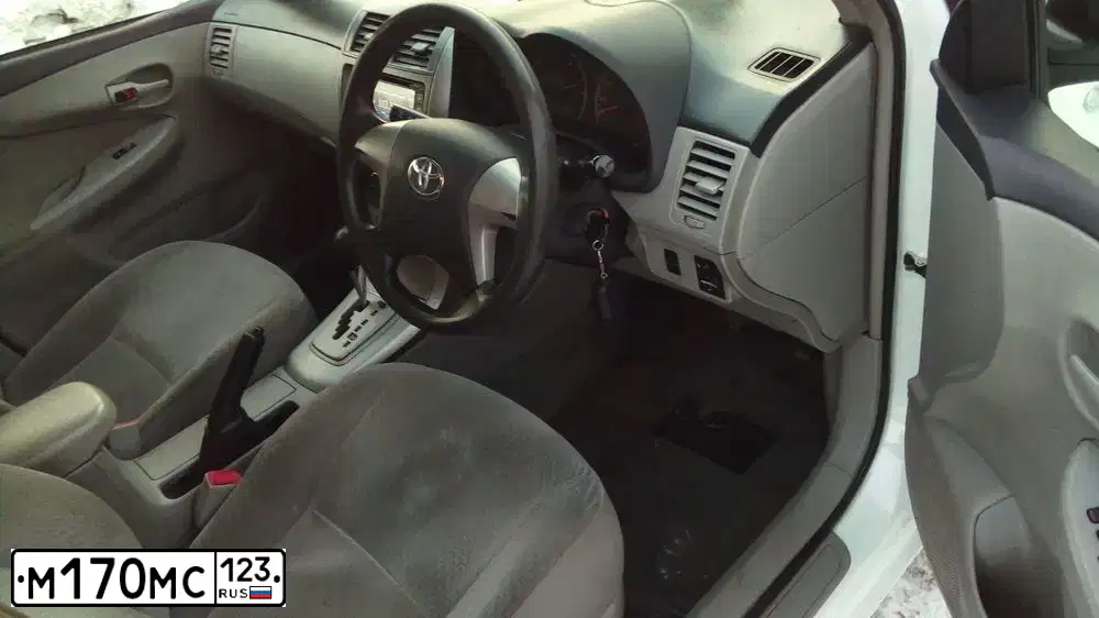 Фото автомобиля VOLKSWAGEN JETTA, 2013 — госномер У749ЕР761. Цвет: Серебристый