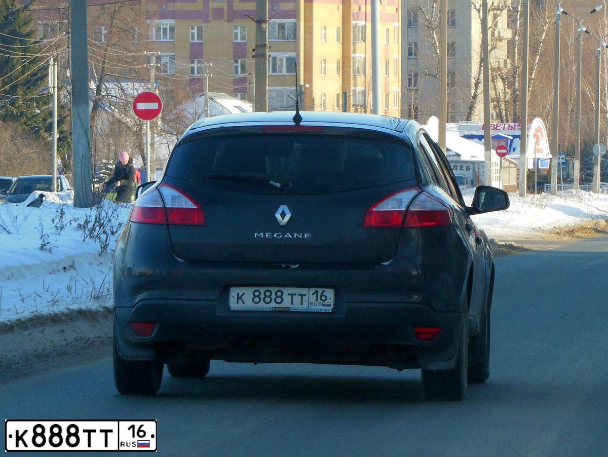 Фото автомобиля RENAULT KAPTUR, 2019 — госномер К888ТТ16. Цвет: Белый черный 