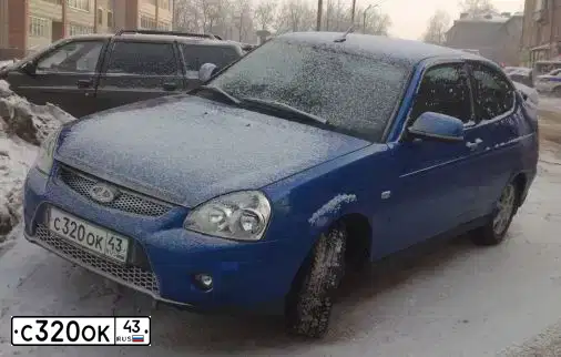 Фото автомобиля LADA 2172 PRIORA, 2013 — госномер В724АР550. Цвет: ЯРКО-СИНИЙ