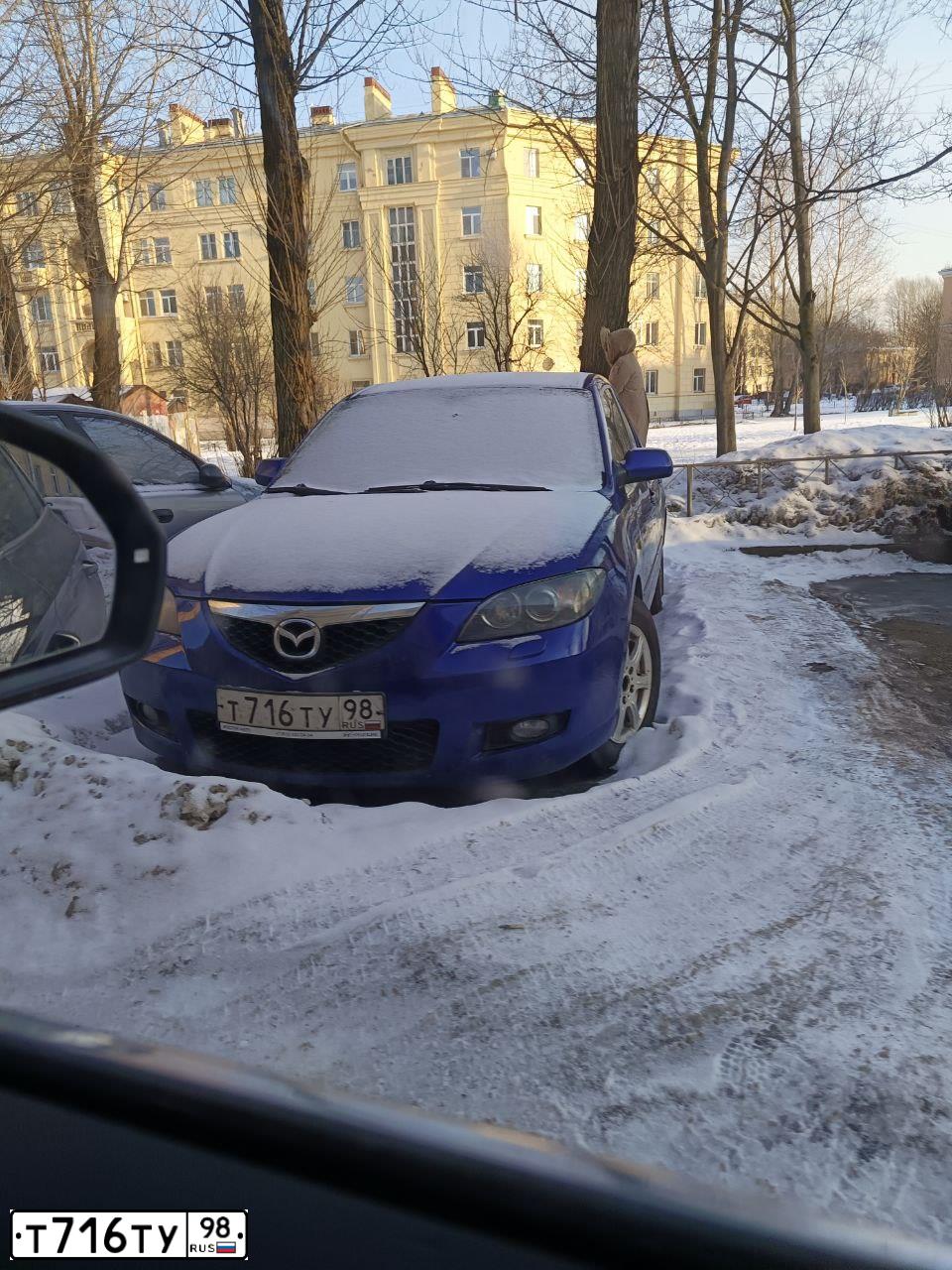 Фото автомобиля MAZDA 3, 2008 — госномер Т716ТУ98. Цвет: синий