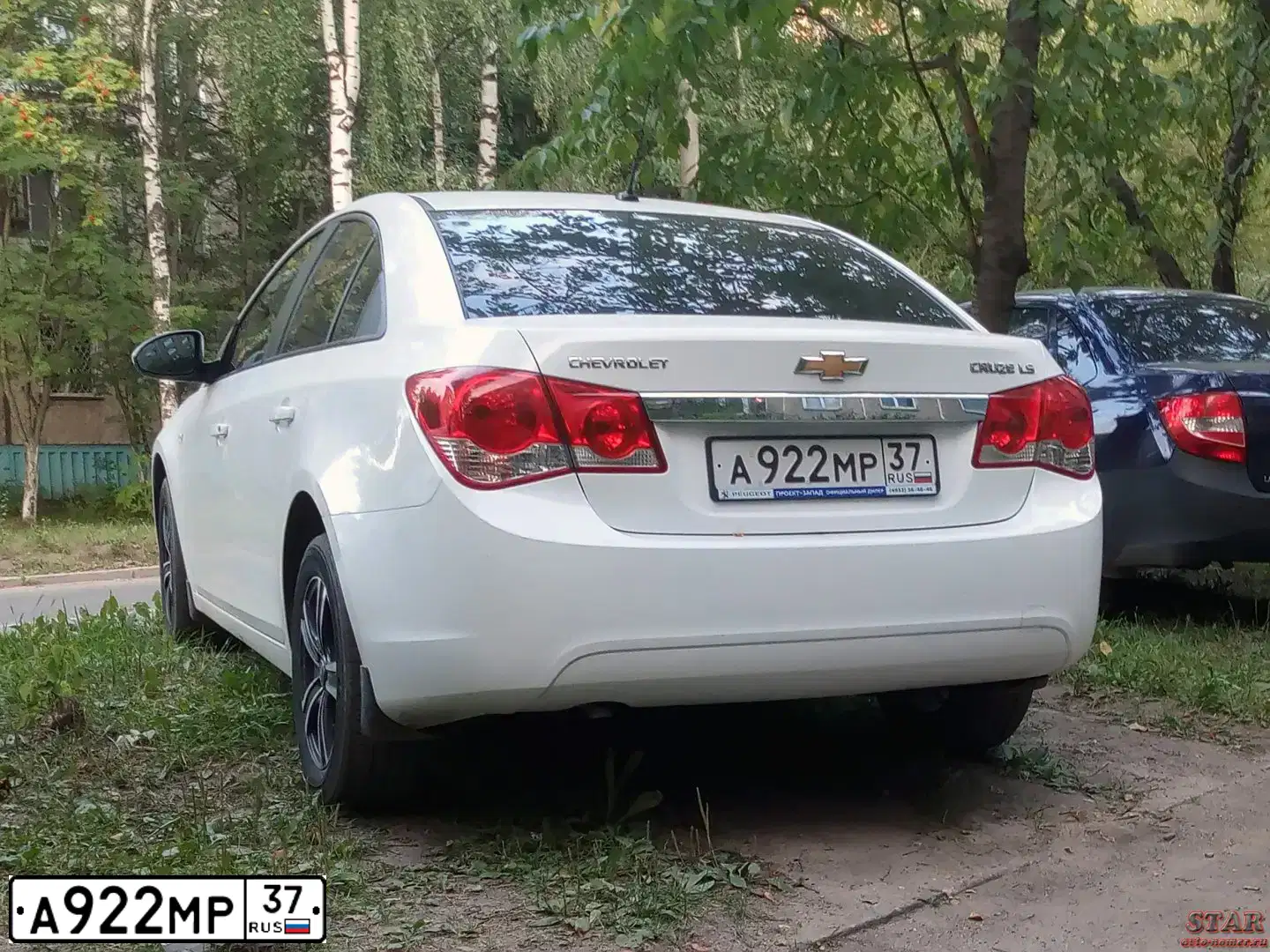Фото автомобиля RENAULT LAGUNA, 2009 — госномер О440КТ48. Цвет: ЧЕРНЫЙ