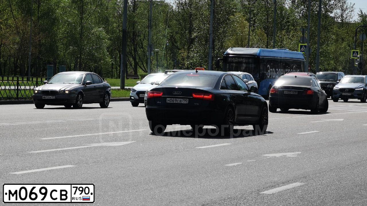 Фото автомобиля AUDI A6, 2014 — госномер С245КУ40. Цвет: ЧЕРНЫЙ