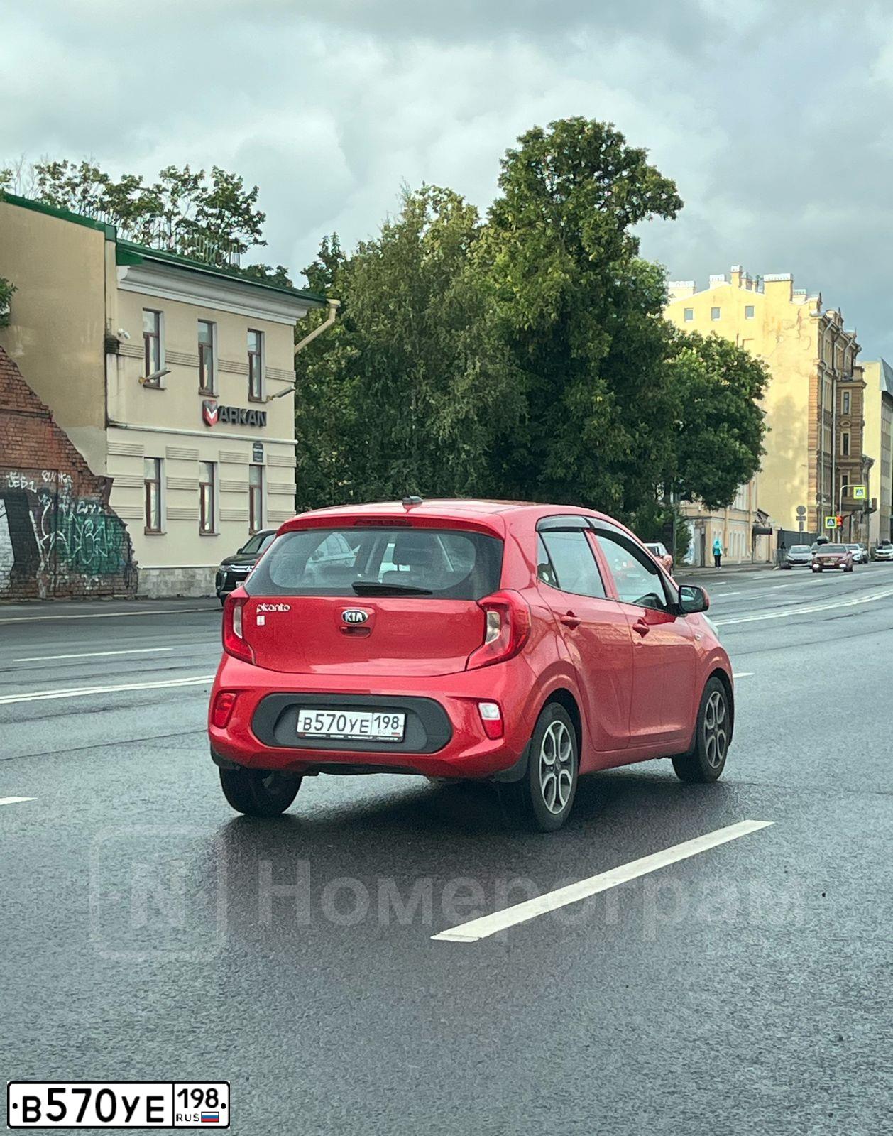 Фото автомобиля KIA PICANTO / MORNING, 2019 — госномер В570УЕ198. Цвет: КРАСНЫЙ