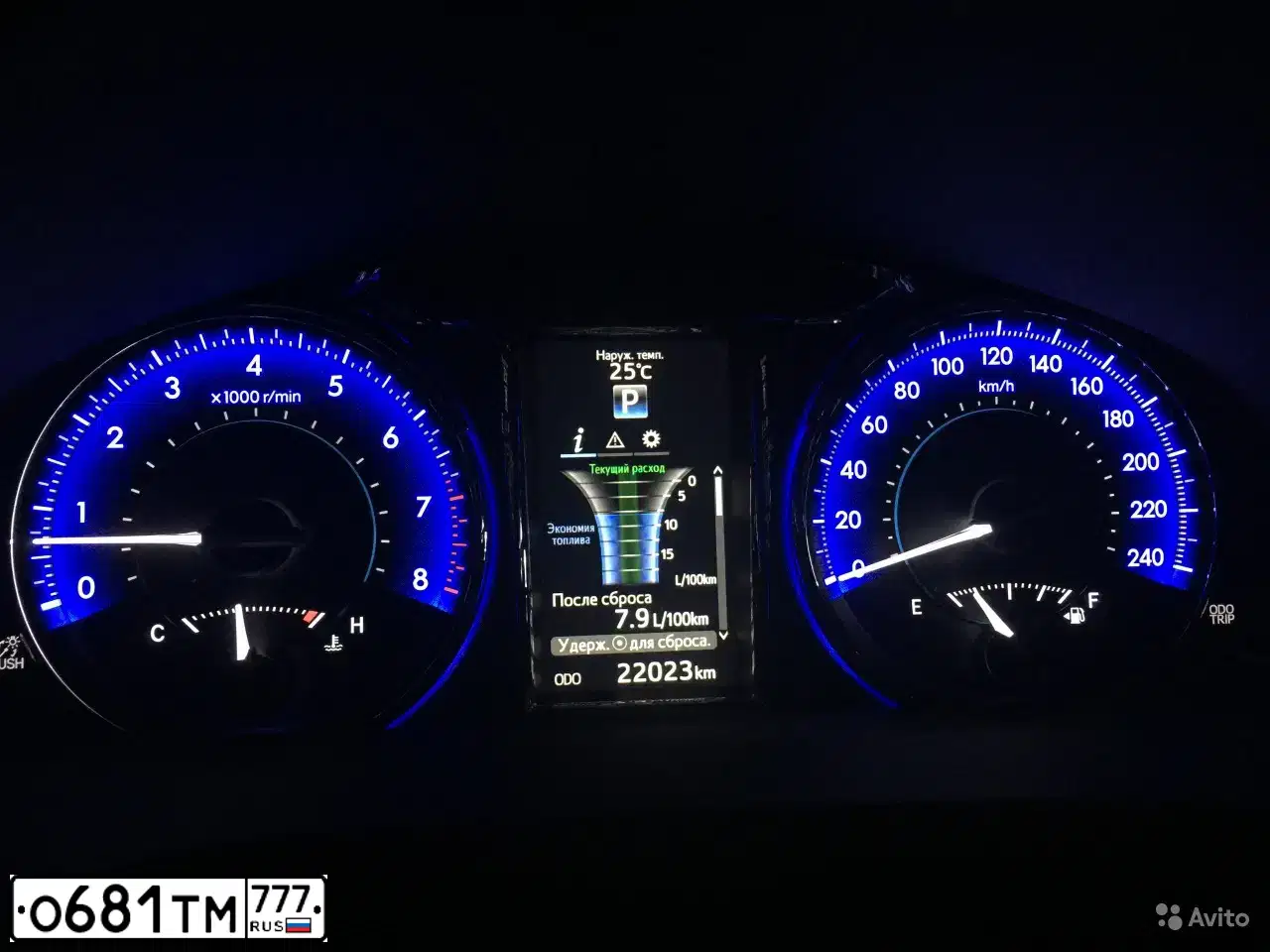 Фото автомобиля TOYOTA CAMRY, 2016 — госномер Н888ХТ68. Цвет: ЧЕРНЫЙ МЕТАЛЛИК