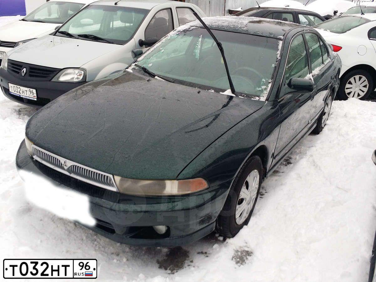 Фото автомобиля RENAULT LOGAN, 2009 — госномер Т032НТ96. Цвет: СЕРЫЙ