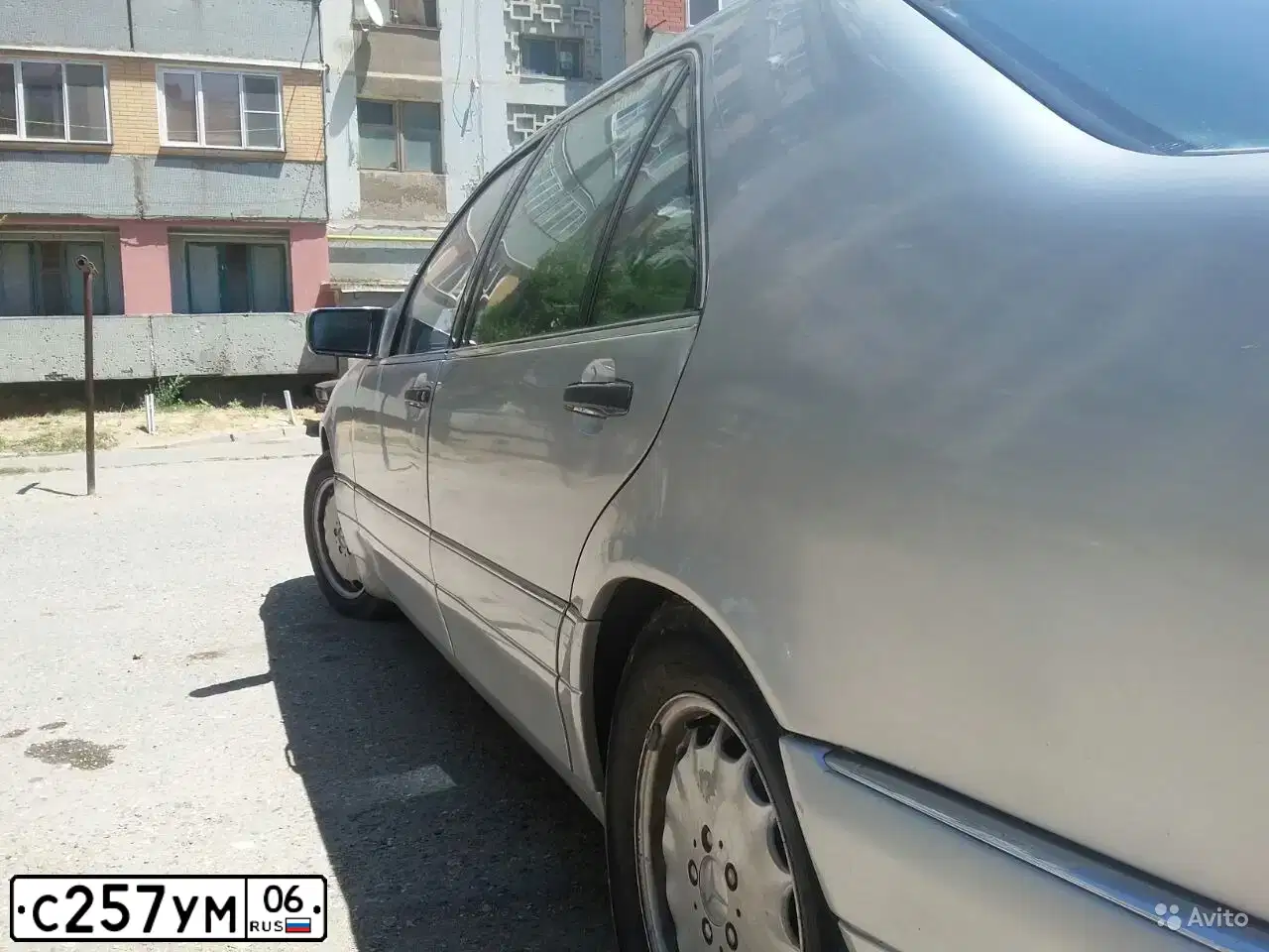 Фото автомобиля MERCEDES S-KLASSE, 1996 — госномер Р678НА61. Цвет: СЕРЕБРИСТЫЙ