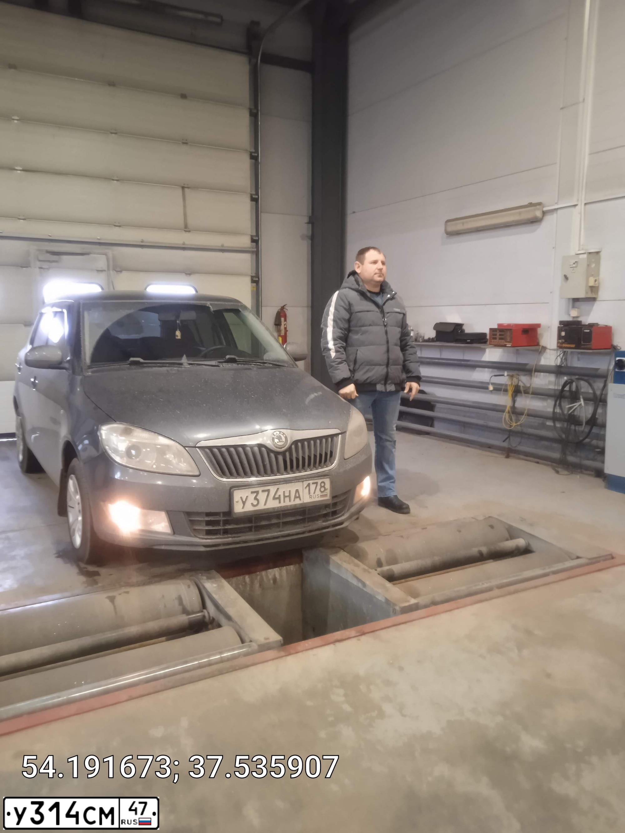 Фото автомобиля SKODA FABIA, 2012 — госномер О416КО71. Цвет: ТЕМНО-СЕРЫЙ