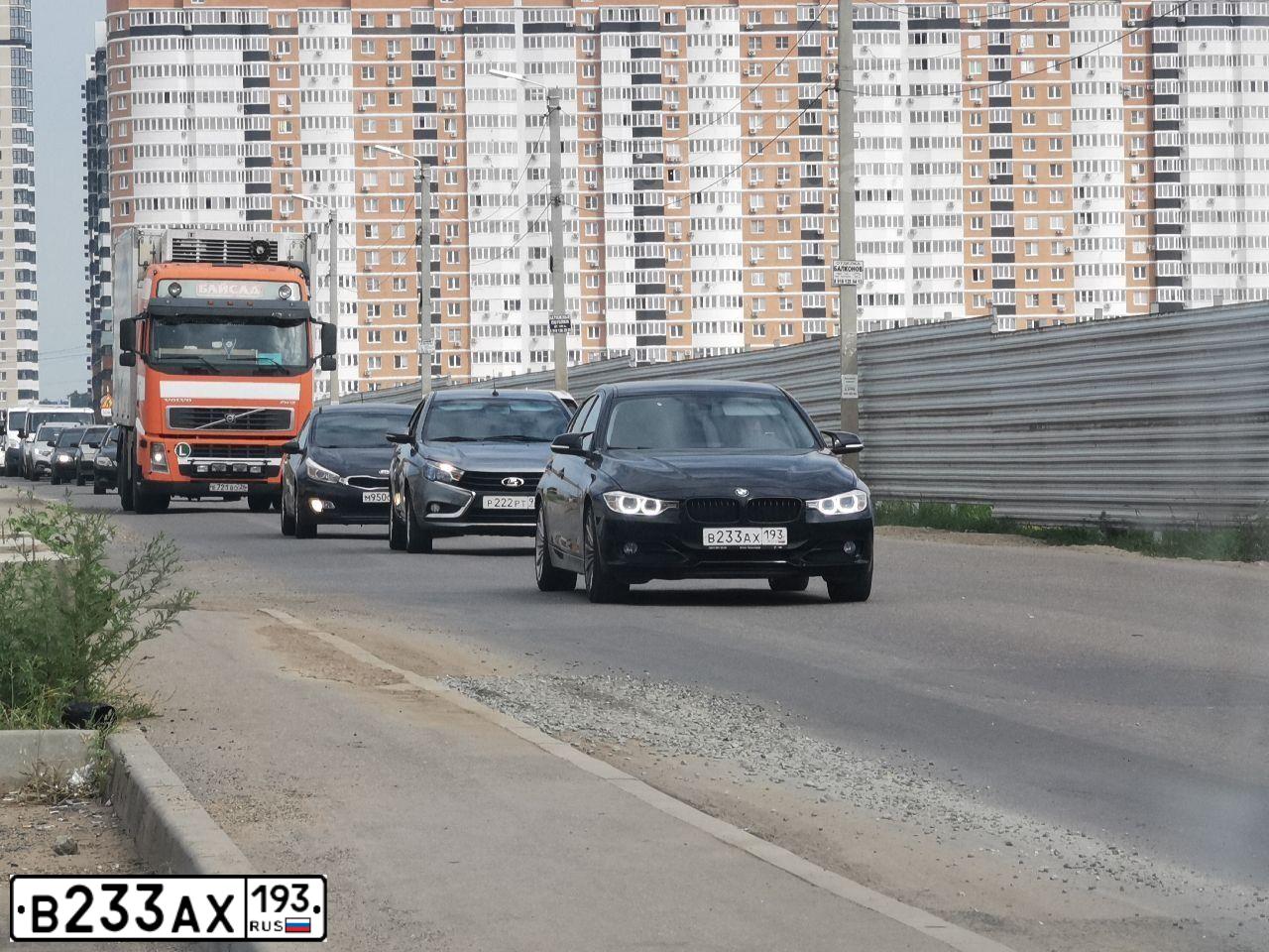Фото автомобиля BMW SERIE 3, 2012 — госномер В233АХ193. Цвет: ЧЕРНЫЙ