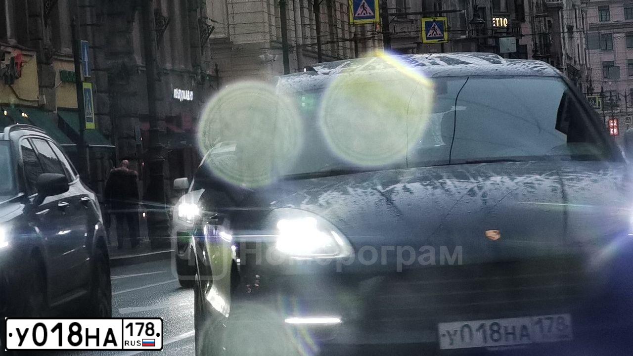 Фото автомобиля PORSCHE MACAN, 2020 — госномер С973ЕК977. Цвет: синий