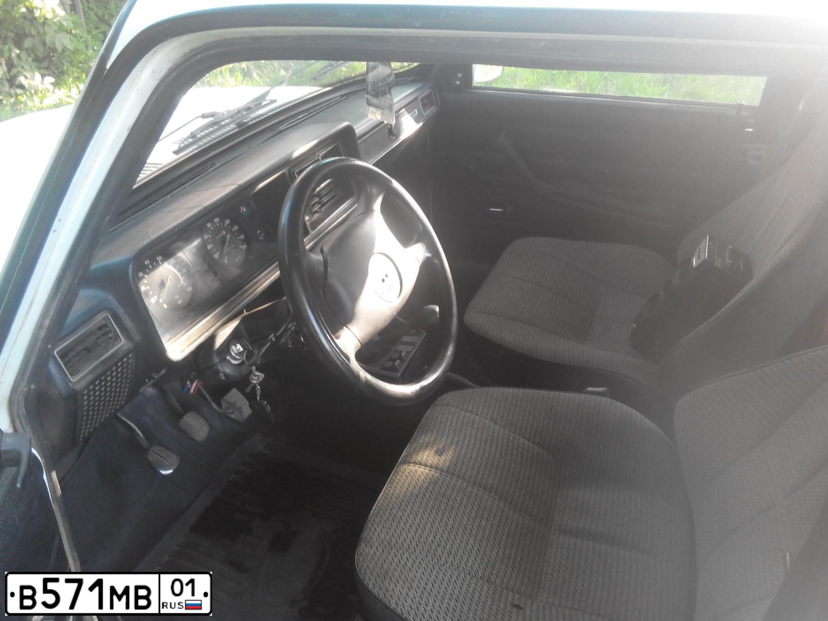 Фото автомобиля LADA 2107, 1999 — госномер В571МВ01. Цвет: БЕЛЫЙ