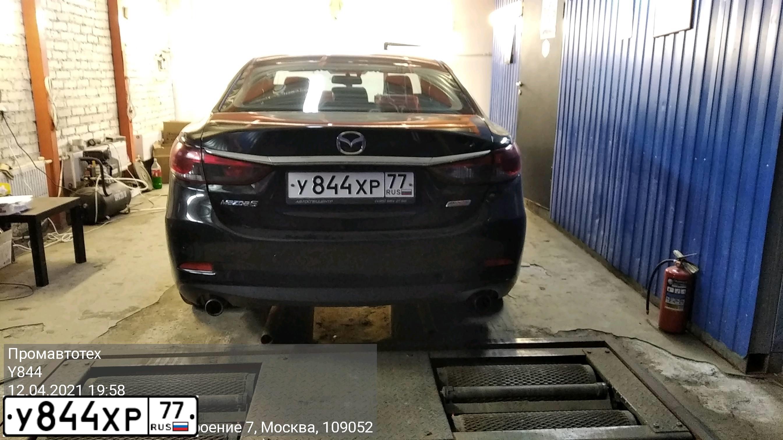 Фото автомобиля MAZDA 6, 2013 — госномер У844ХР77. Цвет: ЧЕРНЫЙ