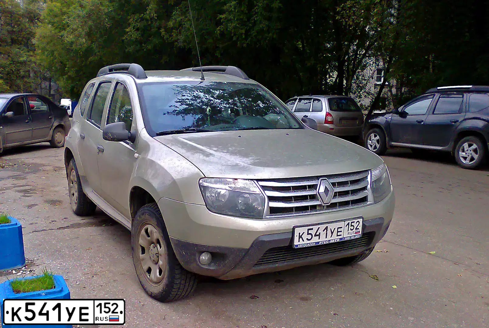 Фото автомобиля RENAULT DUSTER, 2012 — госномер К541УЕ152. Цвет: БЕЖЕВЫЙ