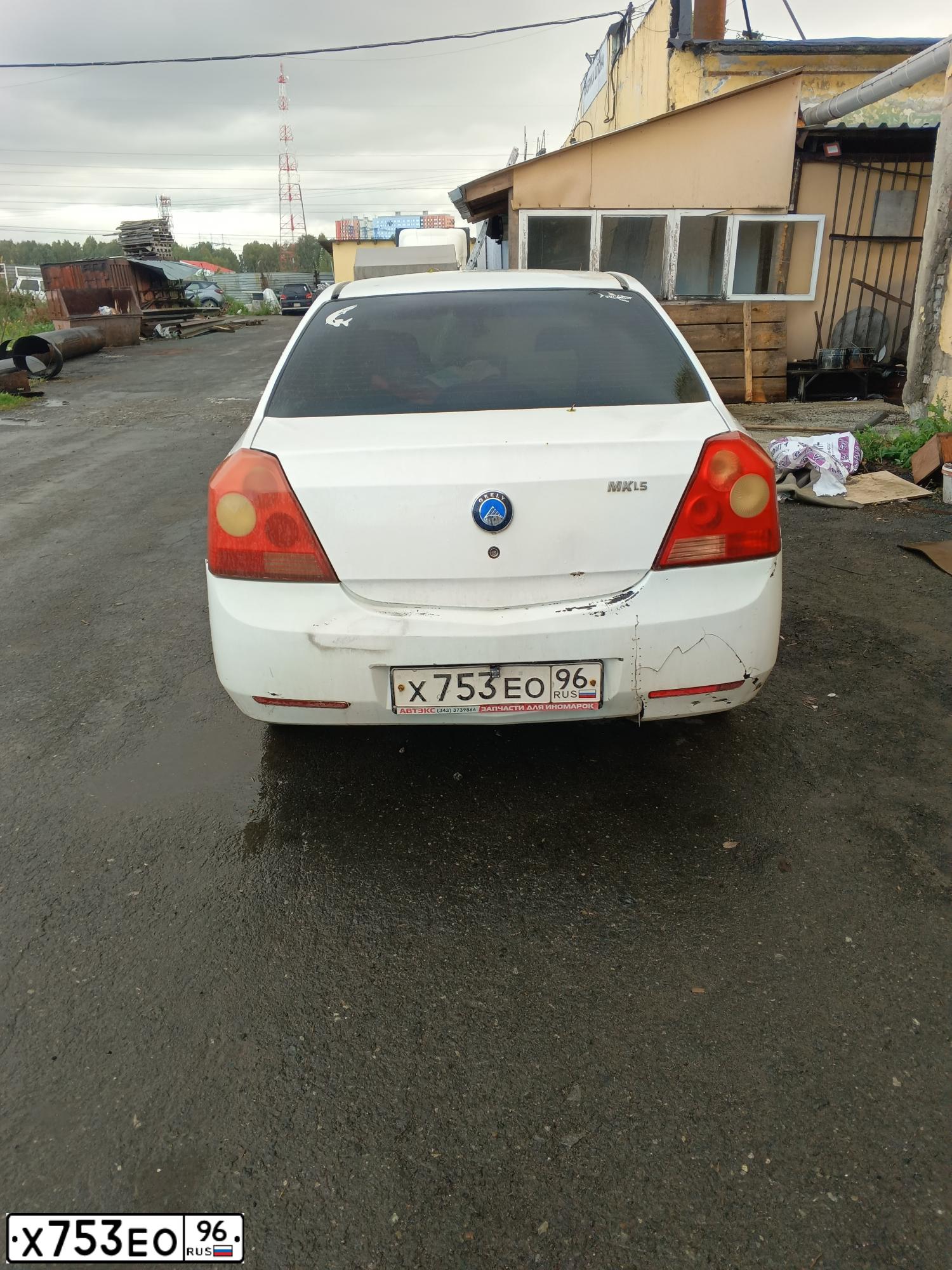 Фото автомобиля GEELY MK, 2012 — госномер Х753ЕО96. Цвет: БЕЛЫЙ
