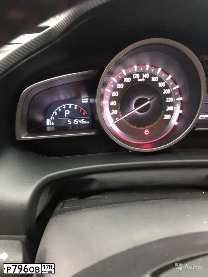 Фото автомобиля MAZDA 3, 2013 — госномер Х747АО47. Цвет: ТЕМНО-СЕРЫЙ